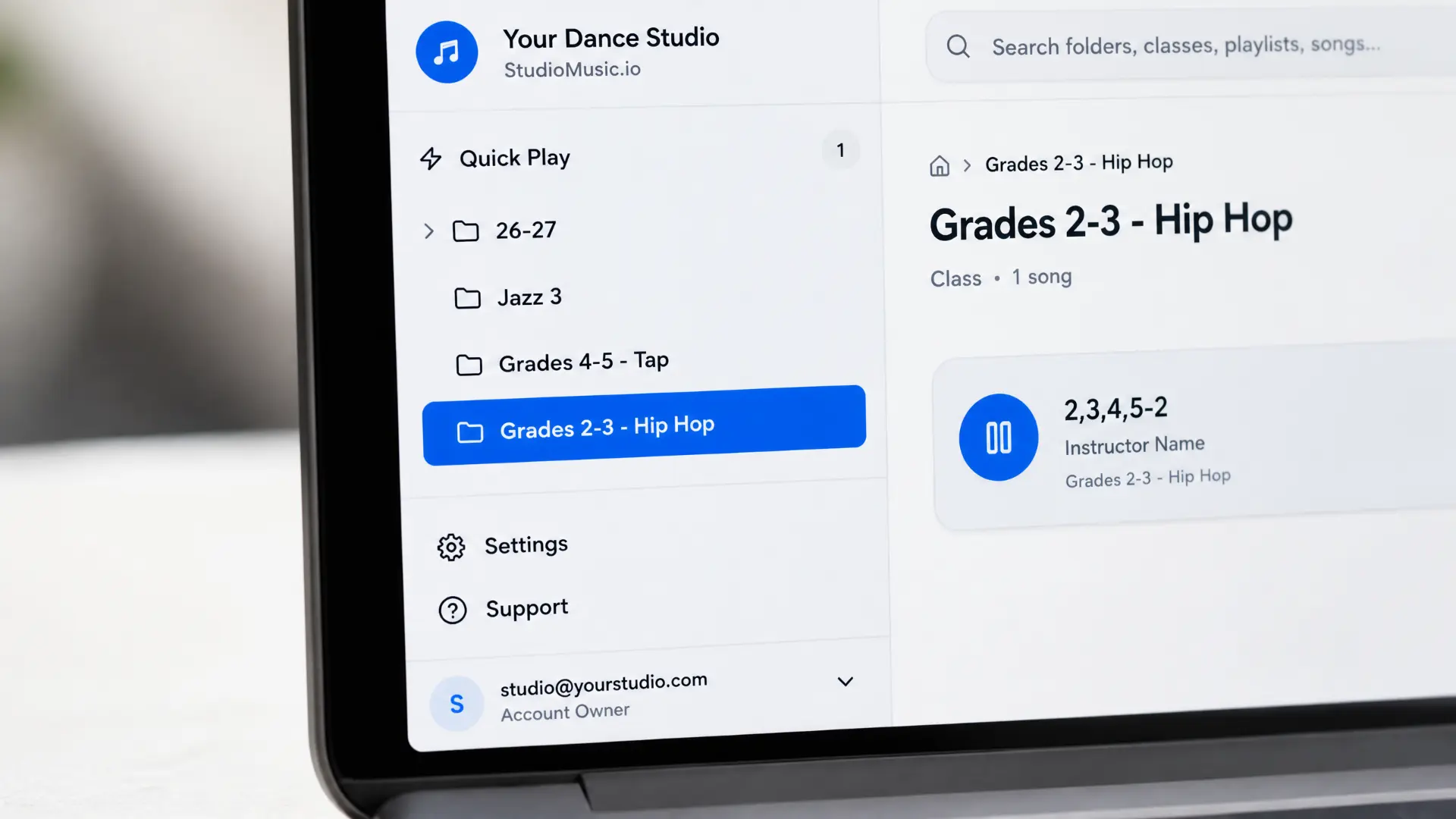 StudioMusic.io sidebar showing folders, classes, and playlists